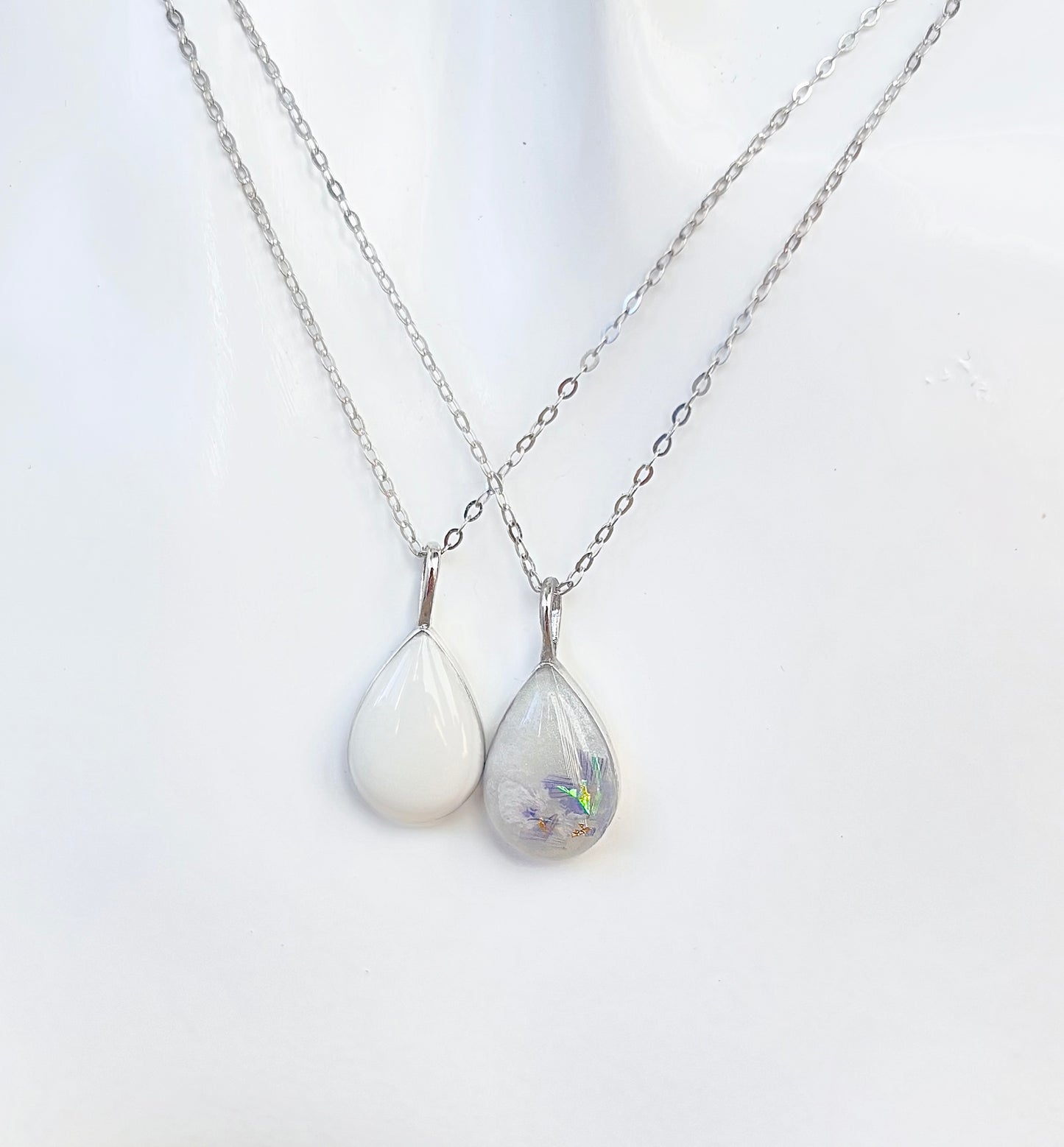 Plated Teardrop Necklace (Cremation Ash + Blue Forget-Me-Nots)