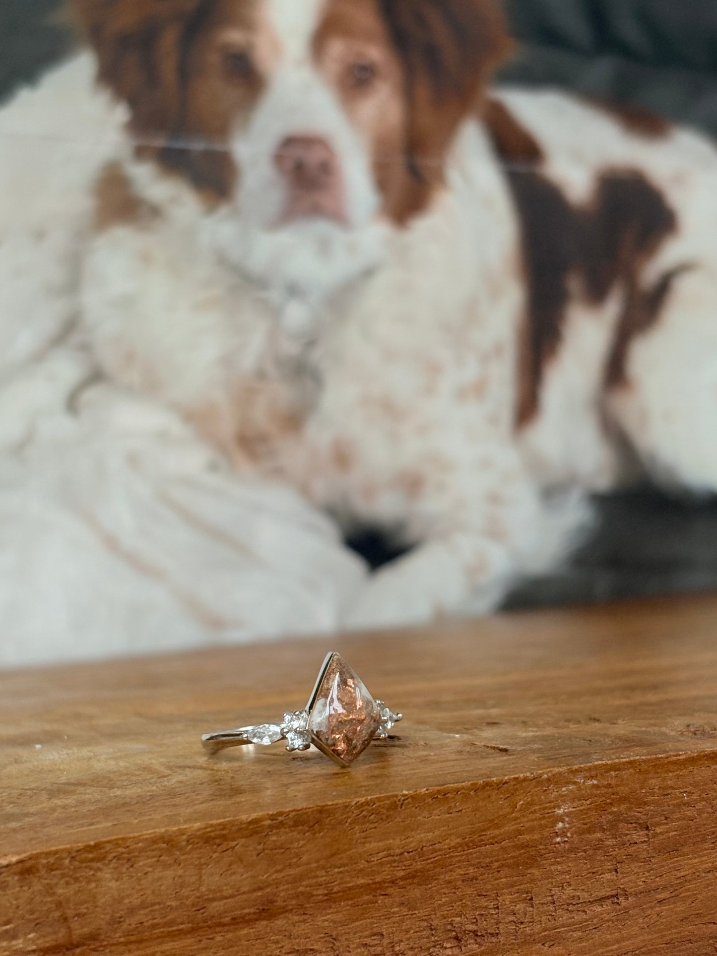 Kite-Cut Ring (Cremation Ashes + Coloured Resin Example)