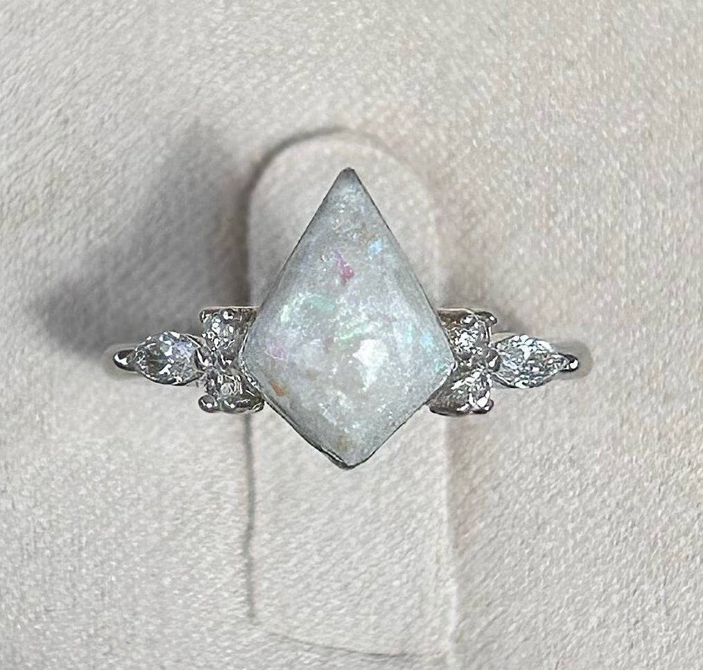 Kite-Cut Ring (Cremation Ashes + Opal Flecks)