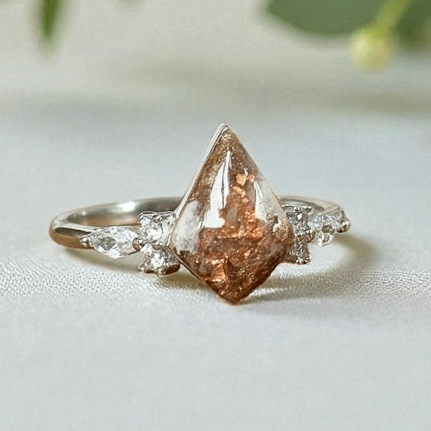 Kite-Cut Ring (Cremation Ashes + Coloured Resin Example)