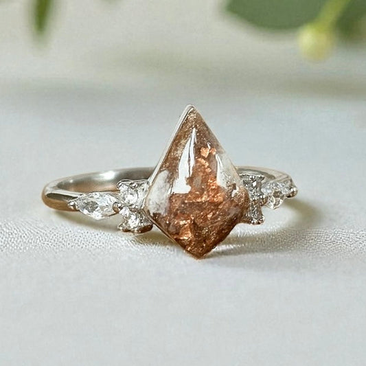 Kite-Cut Ring (Cremation Ashes + Coloured Resin Example)